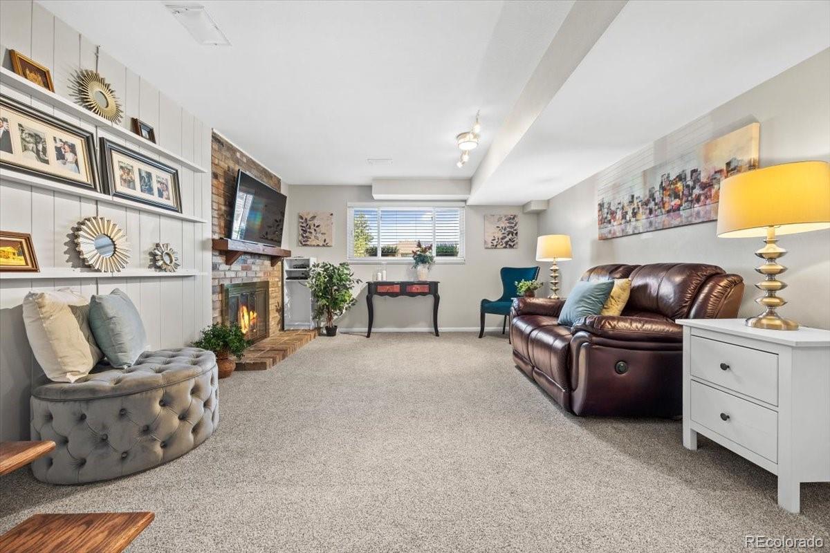 6634 S Buffalo Drive