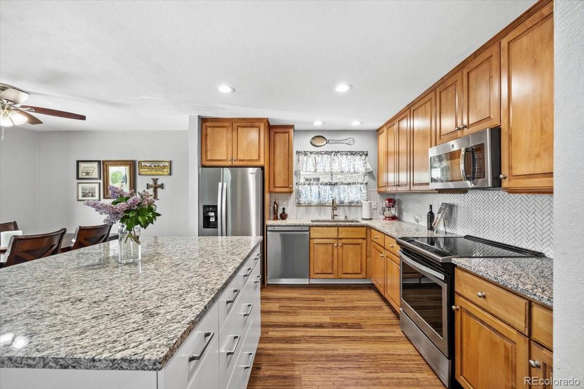 6634 S Buffalo Drive