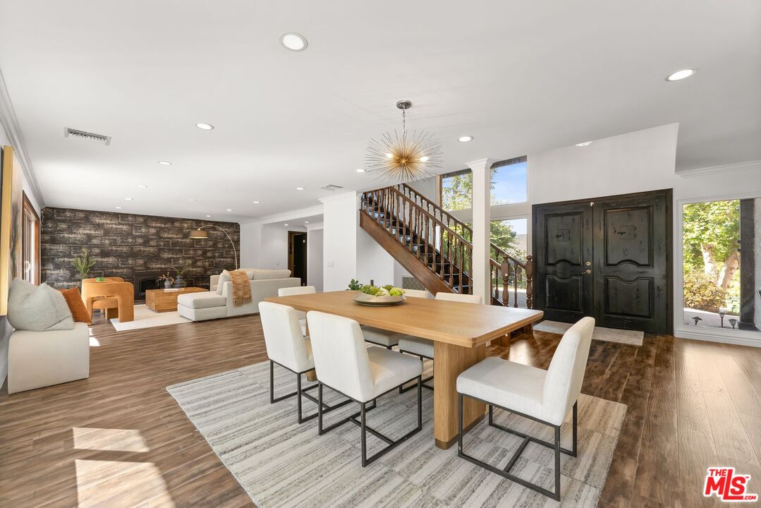 3831 Saint Johnswood Dr