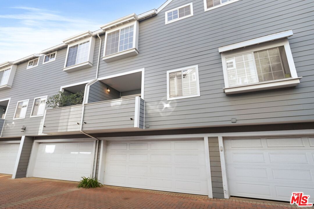 1830 Stoner Ave Unit: 4