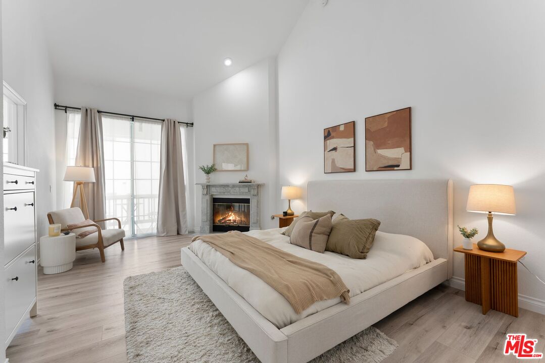 1830 Stoner Ave Unit: 4