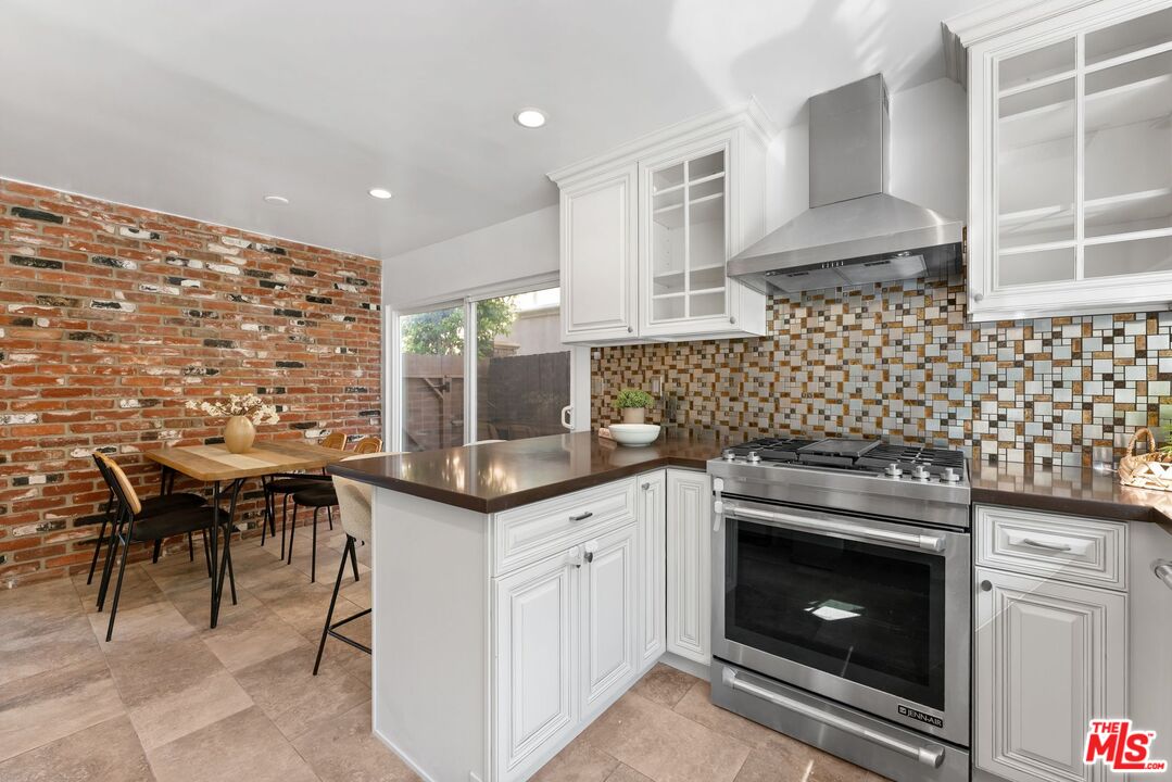 3831 Saint Johnswood Dr