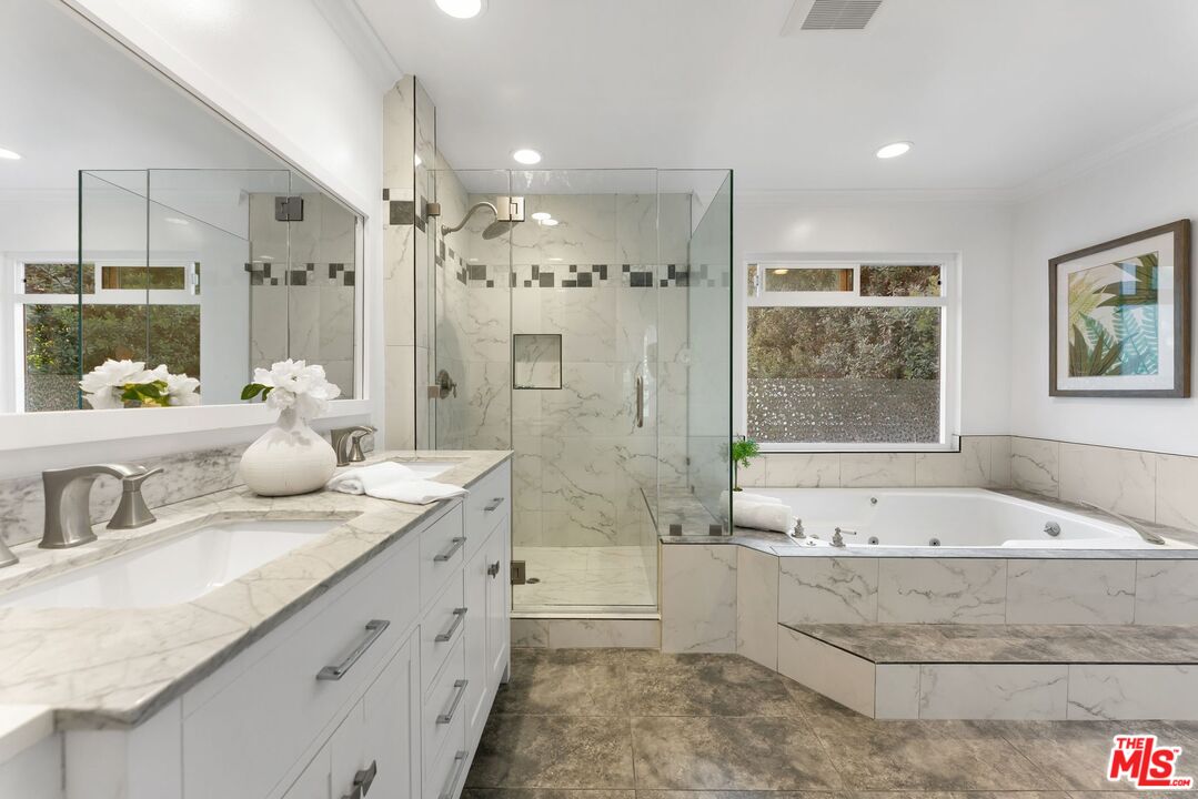 3831 Saint Johnswood Dr