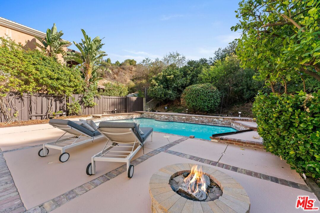 3831 Saint Johnswood Dr