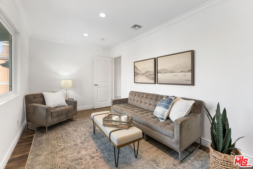 3831 Saint Johnswood Dr