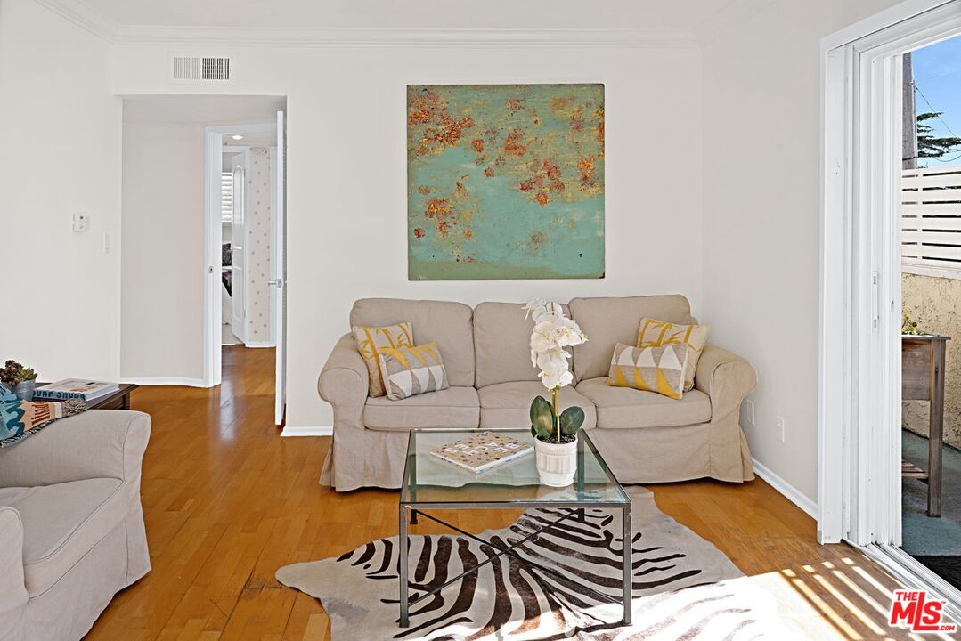 852 15th St Unit: 6