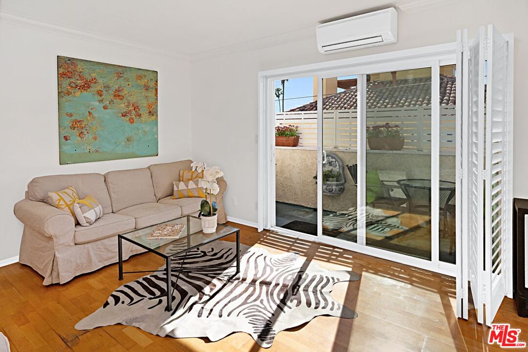 852 15th St Unit: 6