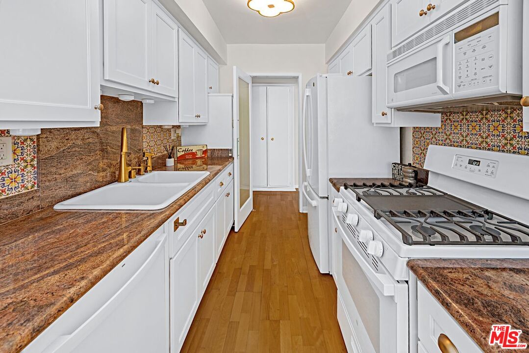 852 15th St Unit: 6