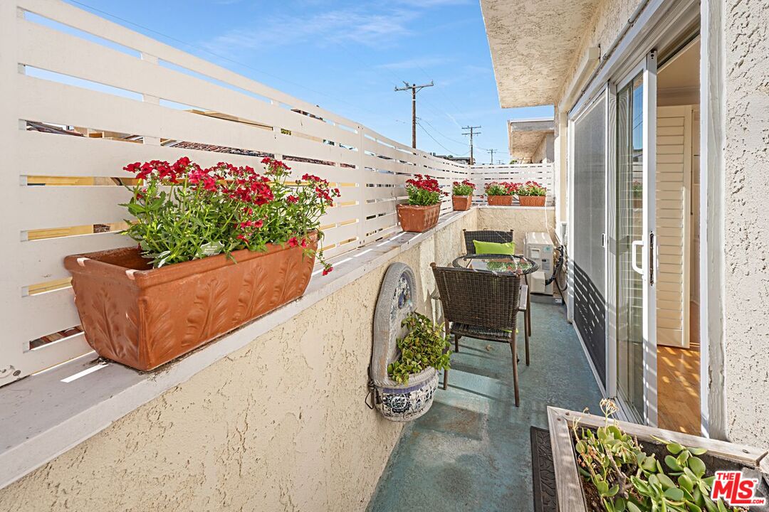 852 15th St Unit: 6