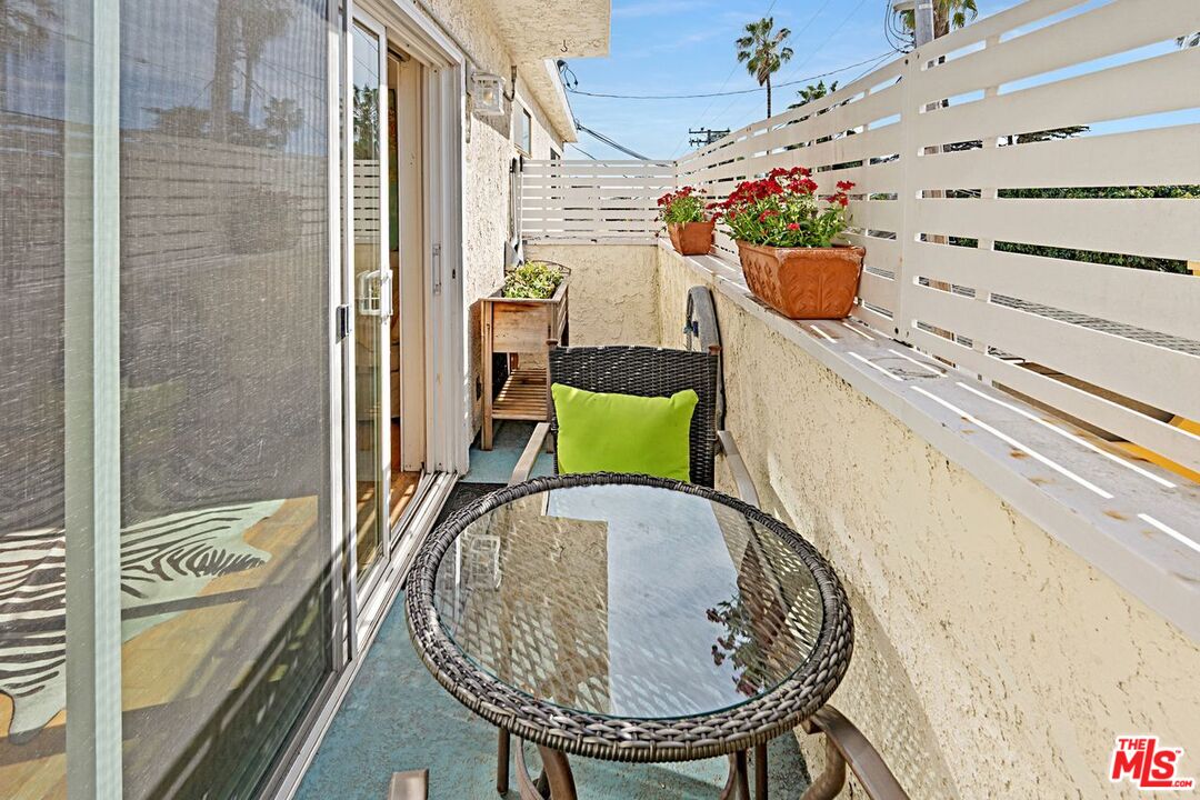 852 15th St Unit: 6