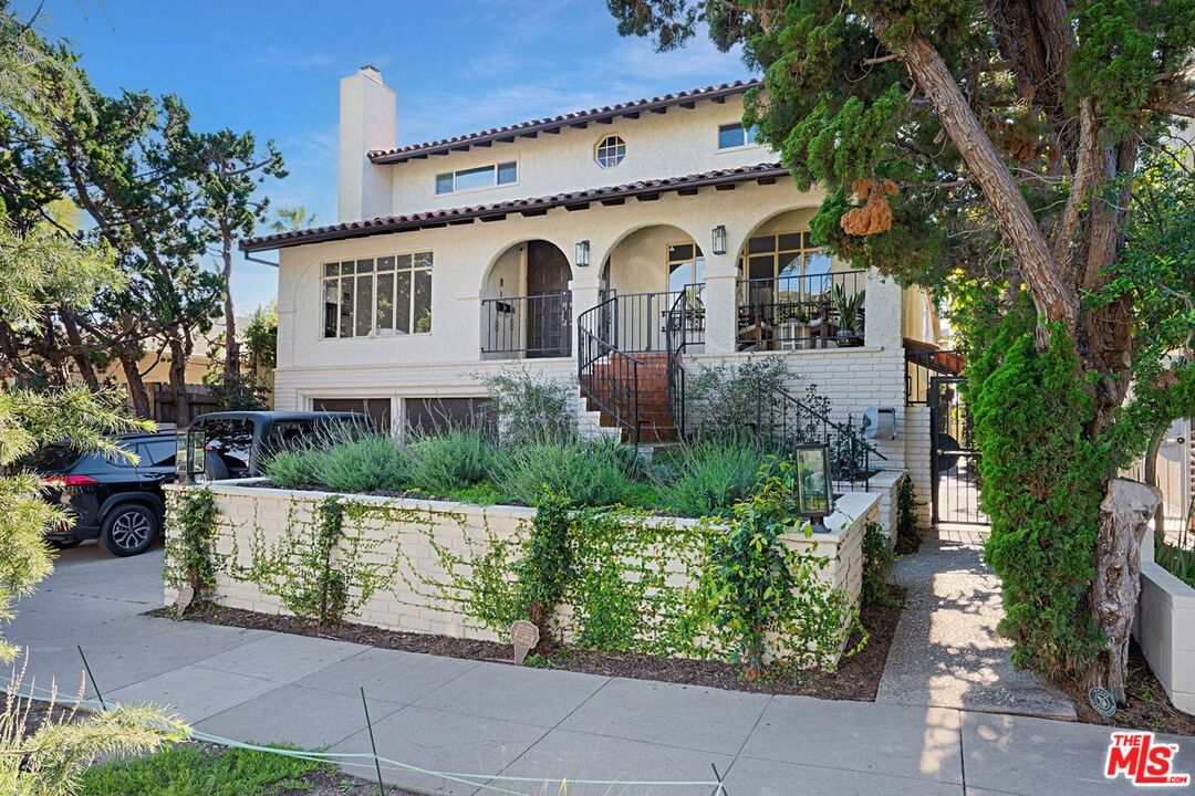 852 15th St Unit: 6