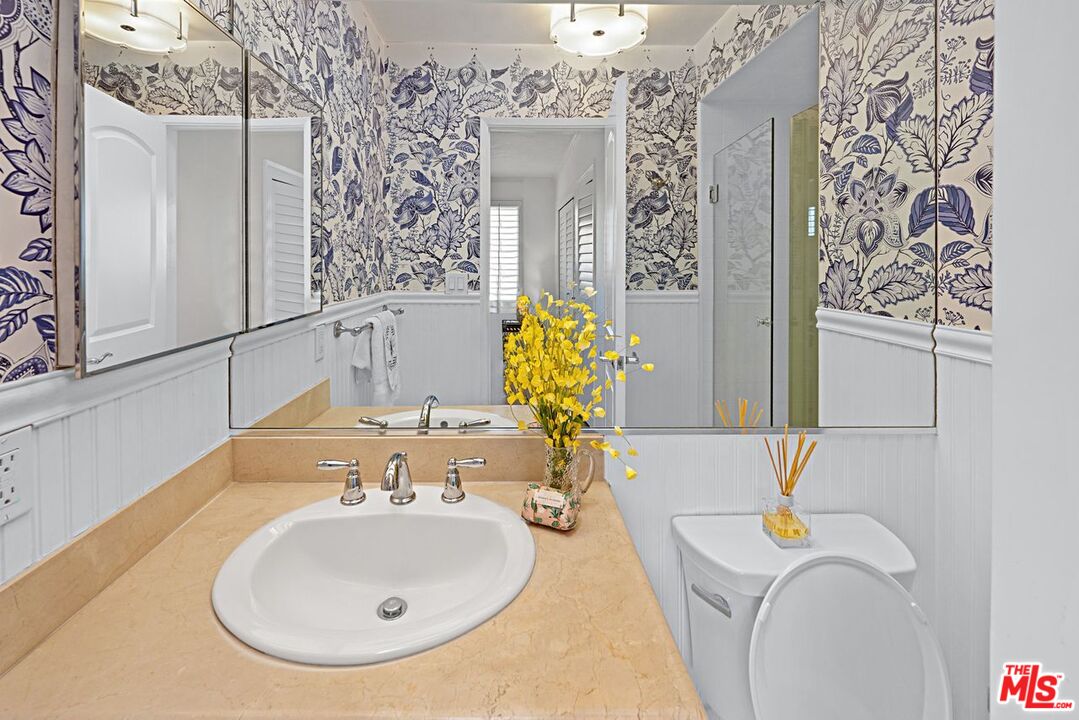 852 15th St Unit: 6