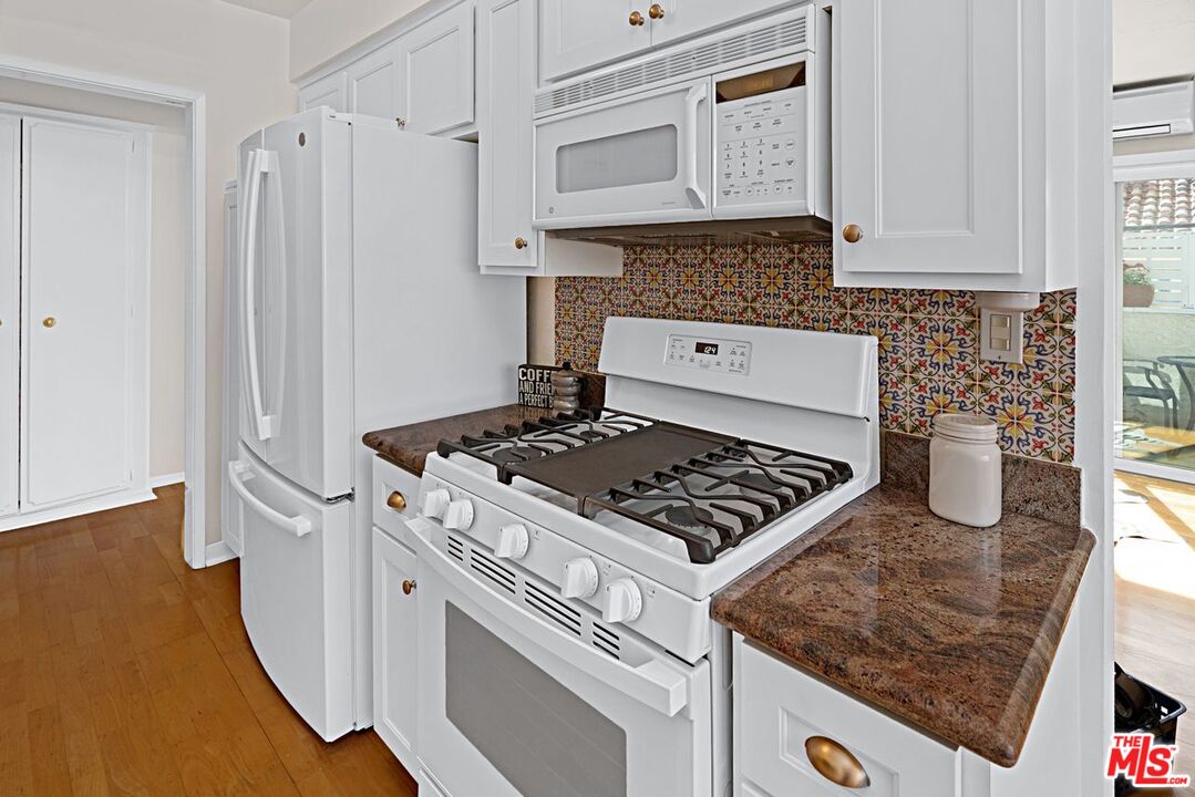 852 15th St Unit: 6