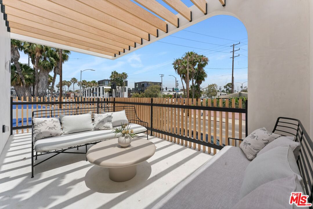 1706 Abbot Kinney Blvd