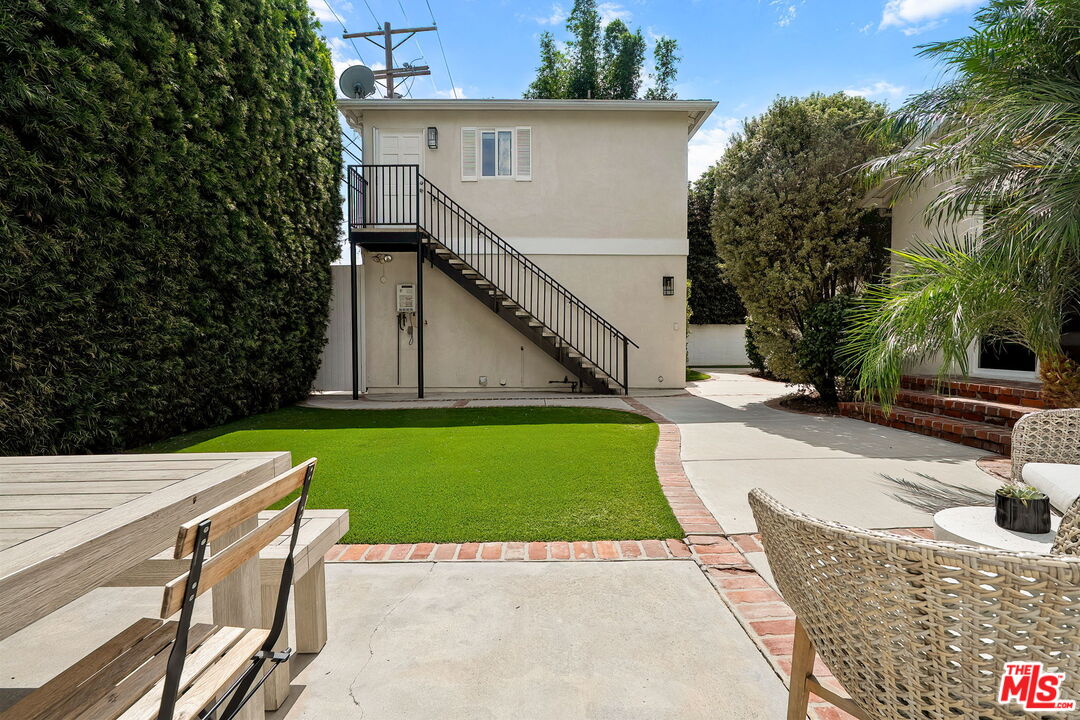 3200 Stoner Ave