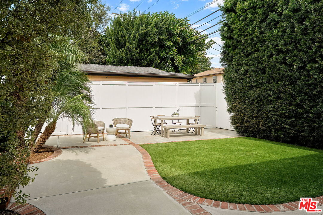 3200 Stoner Ave