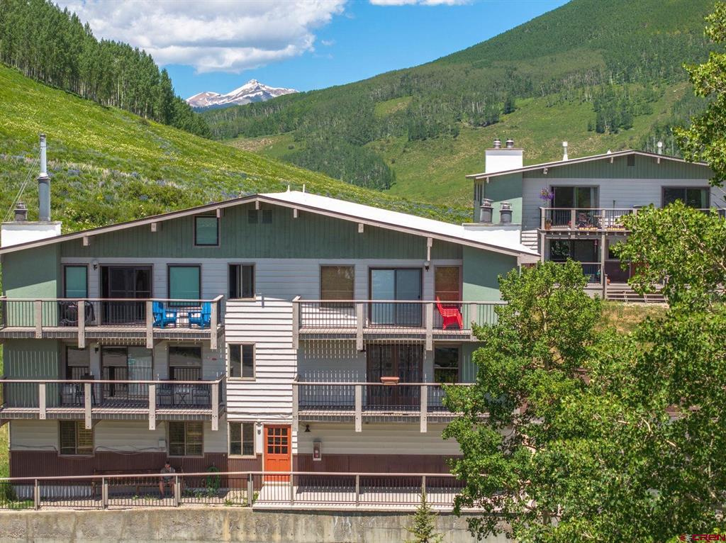 755 Gothic Road Unit: 11