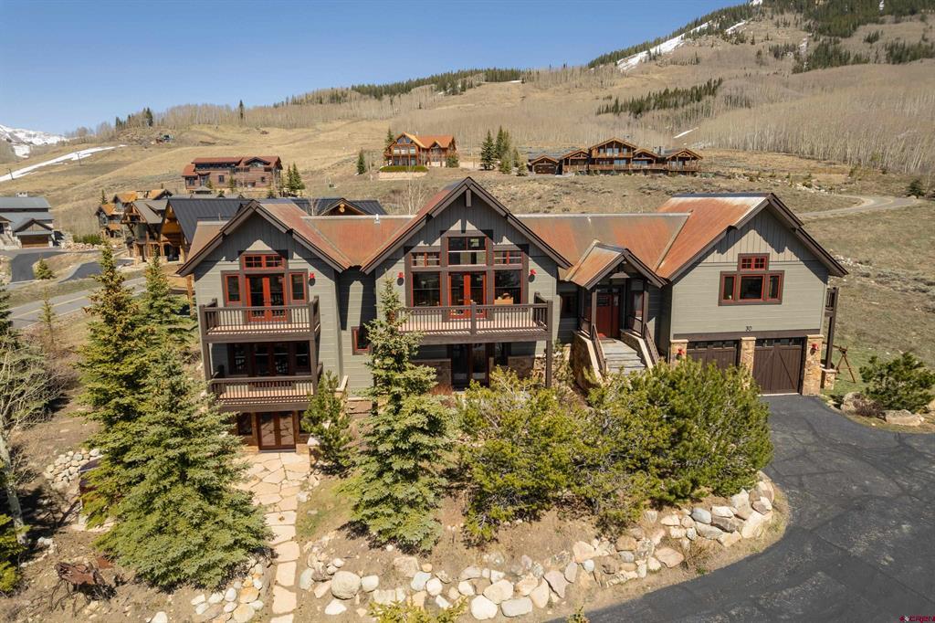 30 Summit Road