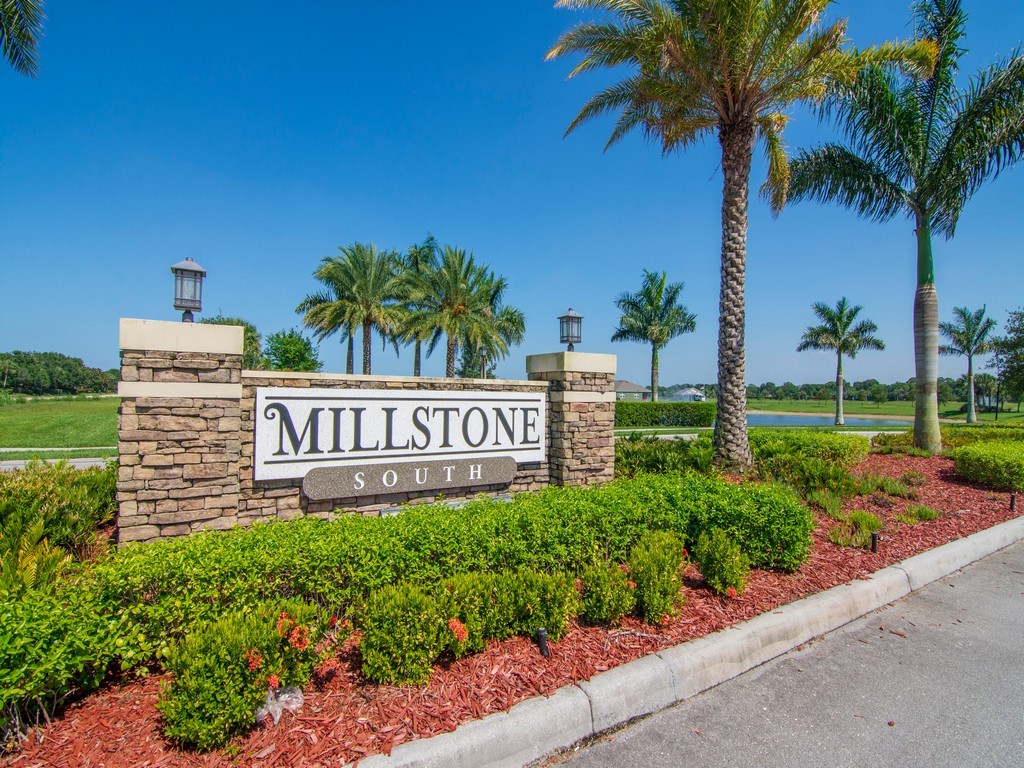2765 Granville Manor SW