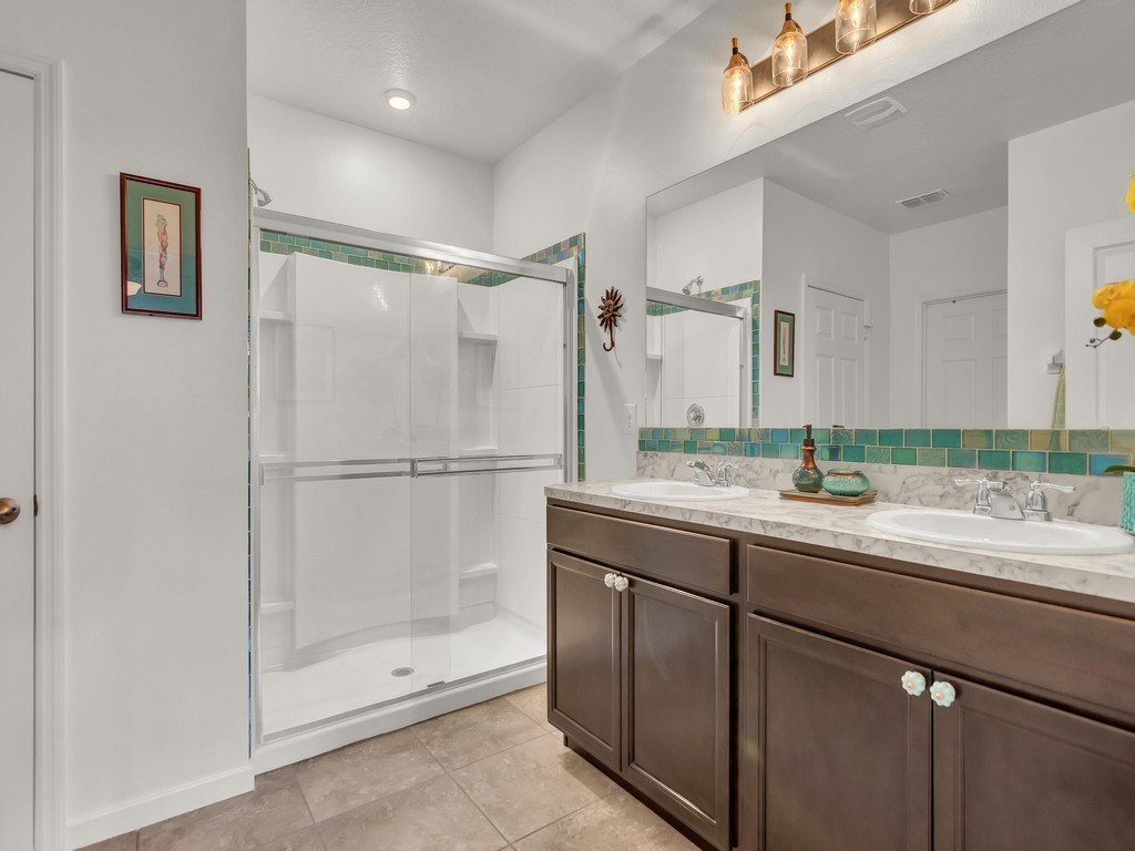 2765 Granville Manor SW