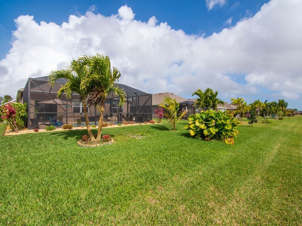 2765 Granville Manor SW