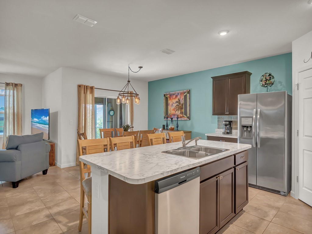 2765 Granville Manor SW