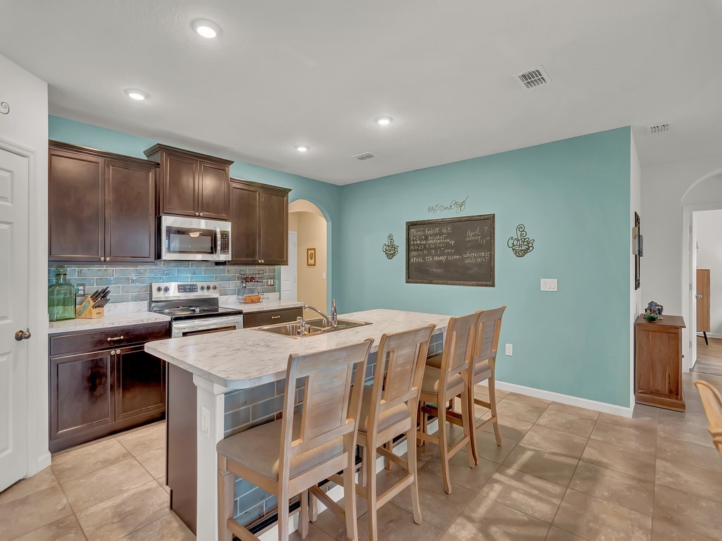 2765 Granville Manor SW