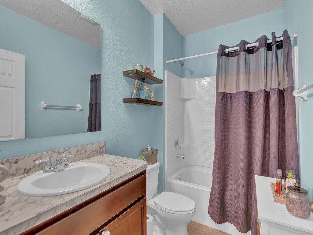 2765 Granville Manor SW