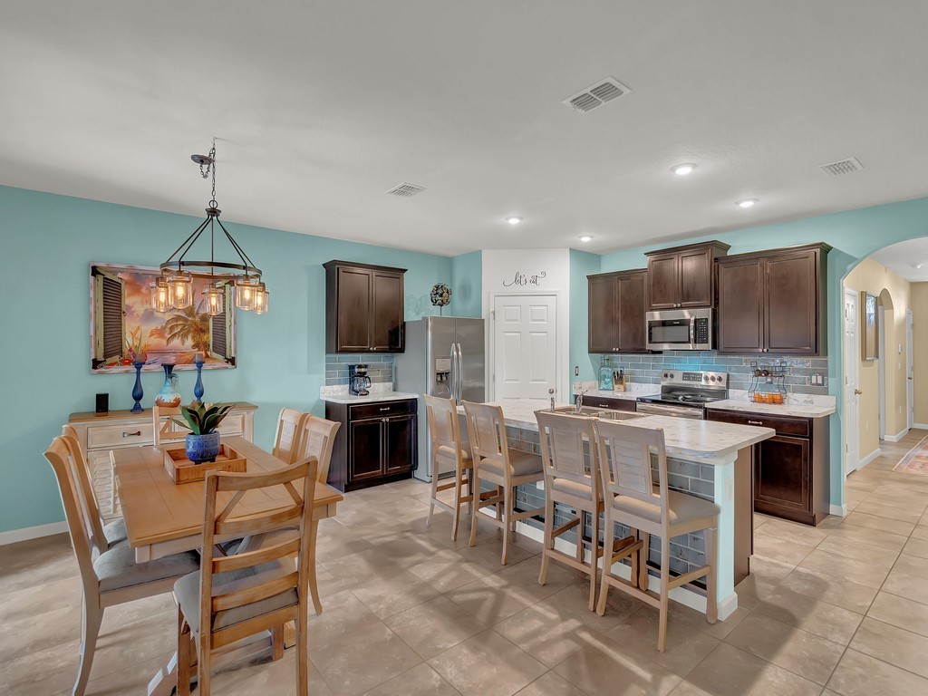 2765 Granville Manor SW