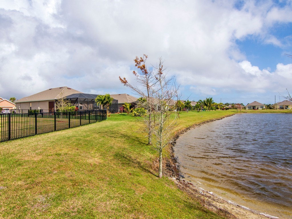 2765 Granville Manor SW