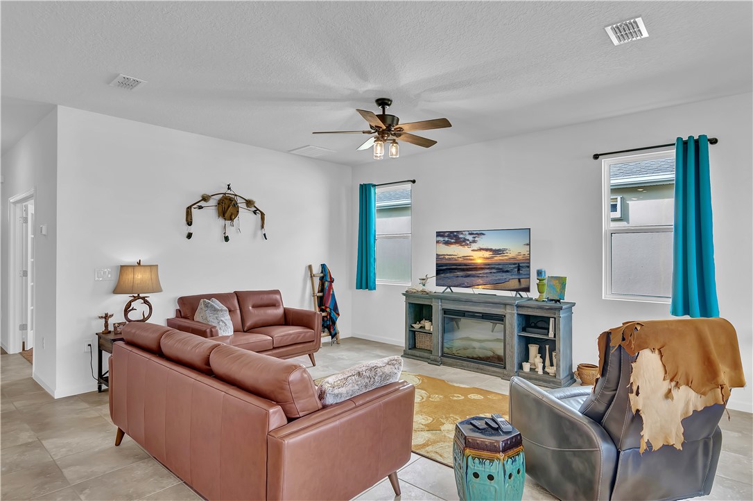 2584 Crowned Eagle Circle SW