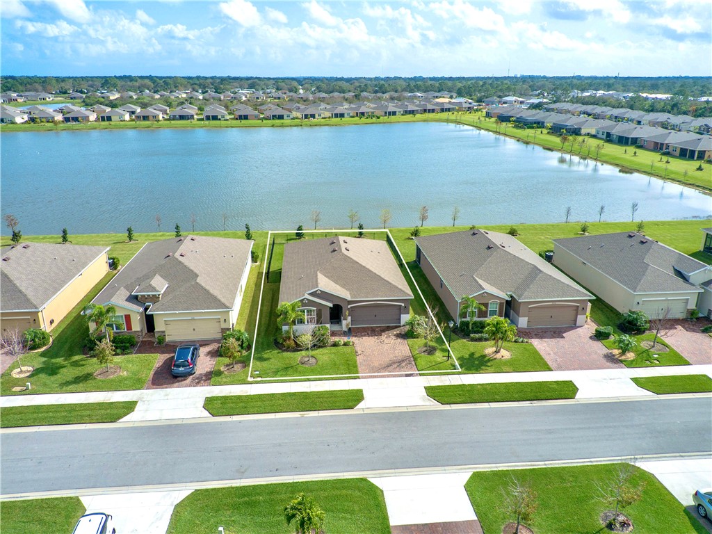 2584 Crowned Eagle Circle SW