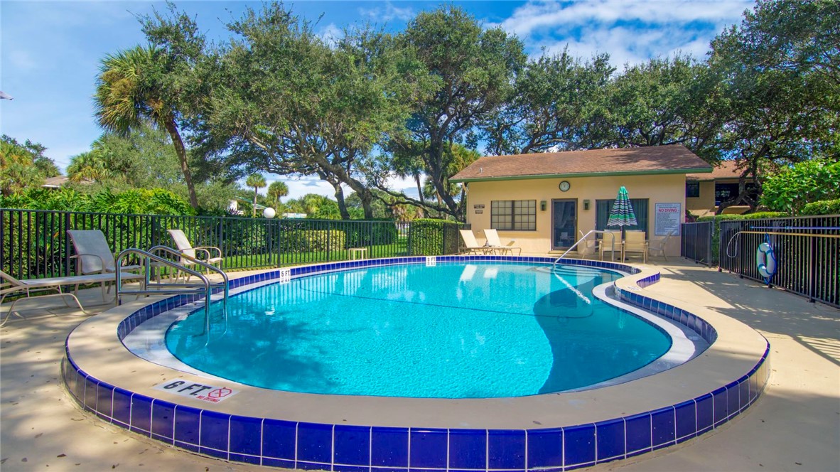 910 E Causeway Boulevard A3