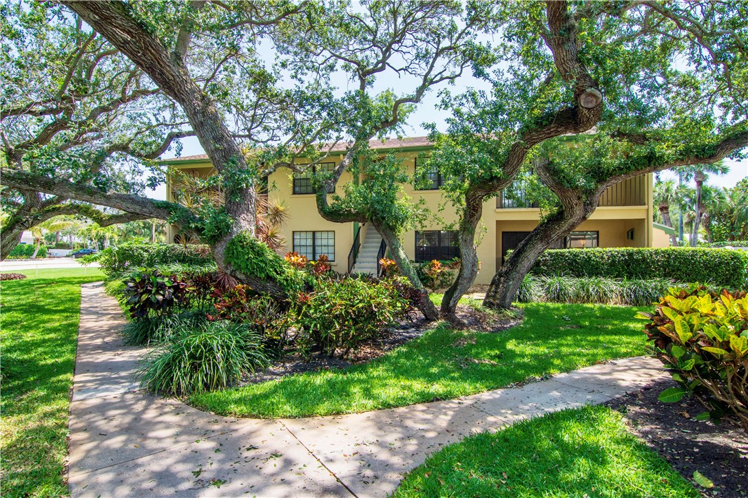 910 E Causeway Boulevard A3
