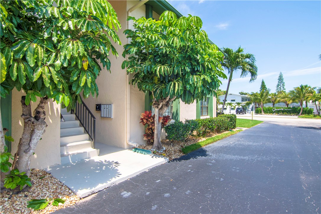 910 E Causeway Boulevard A3
