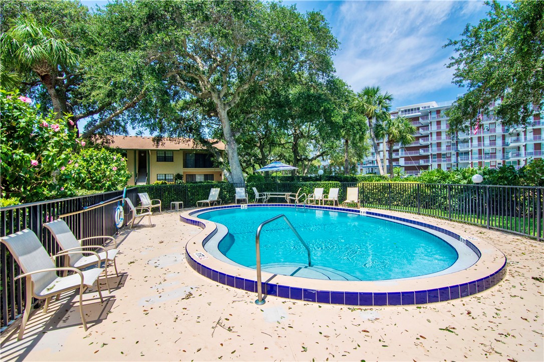 910 E Causeway Boulevard A3