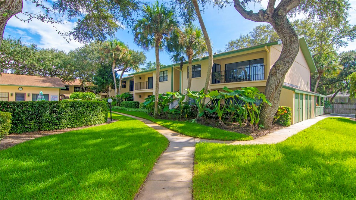 910 E Causeway Boulevard A3