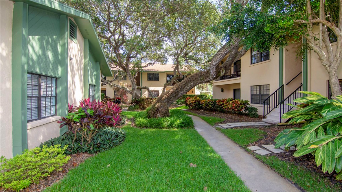 910 E Causeway Boulevard A3