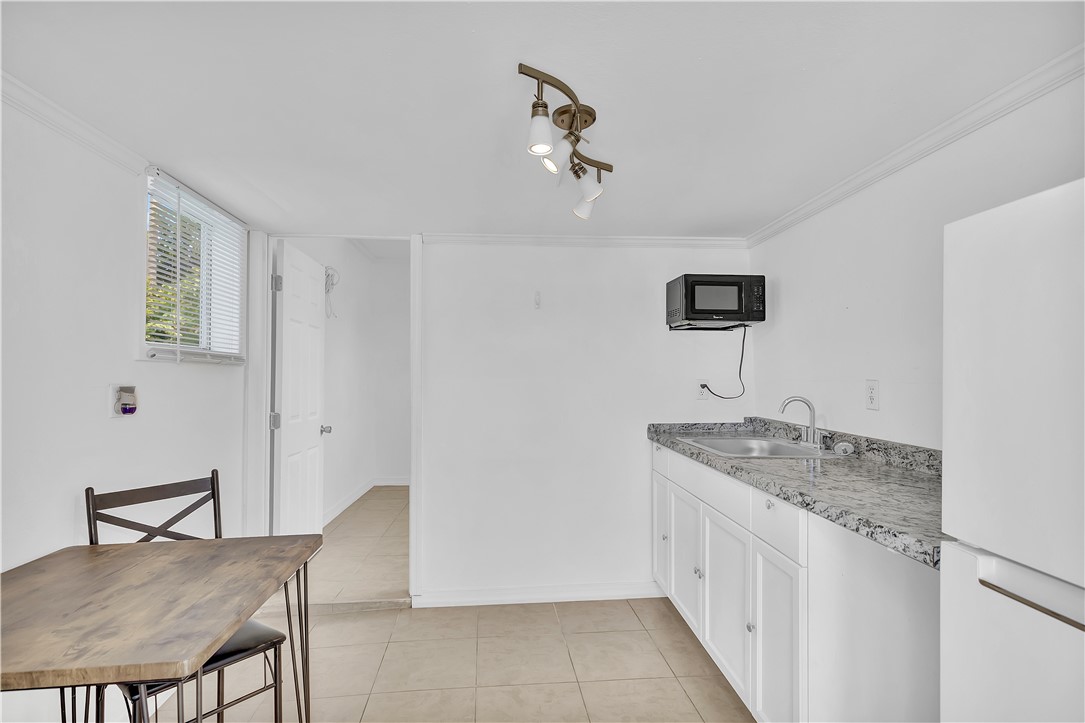 2564 3rd Street SW