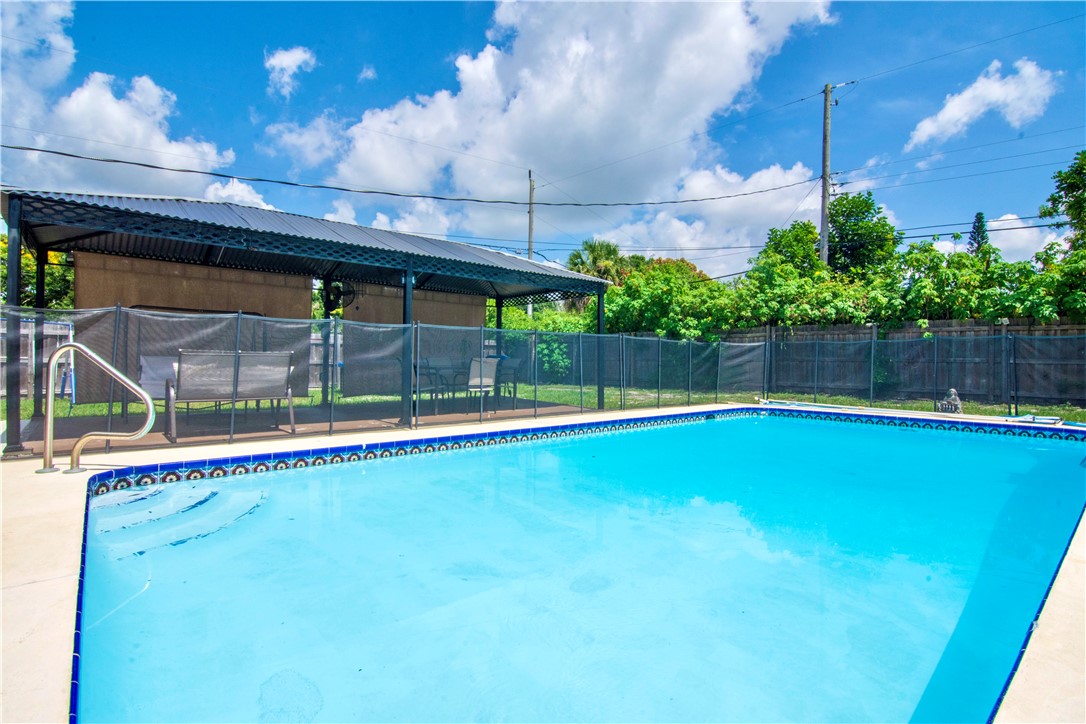 2564 3rd Street SW