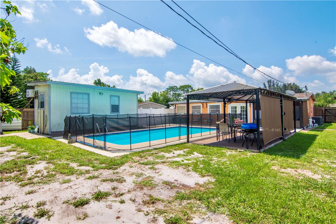 2564 3rd Street SW
