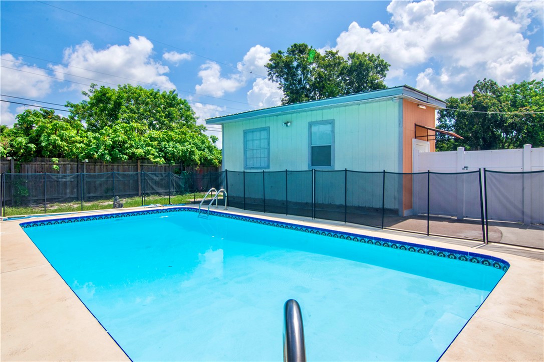 2564 3rd Street SW