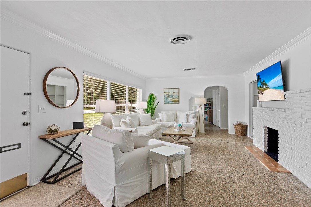 2025 Buena Vista Boulevard