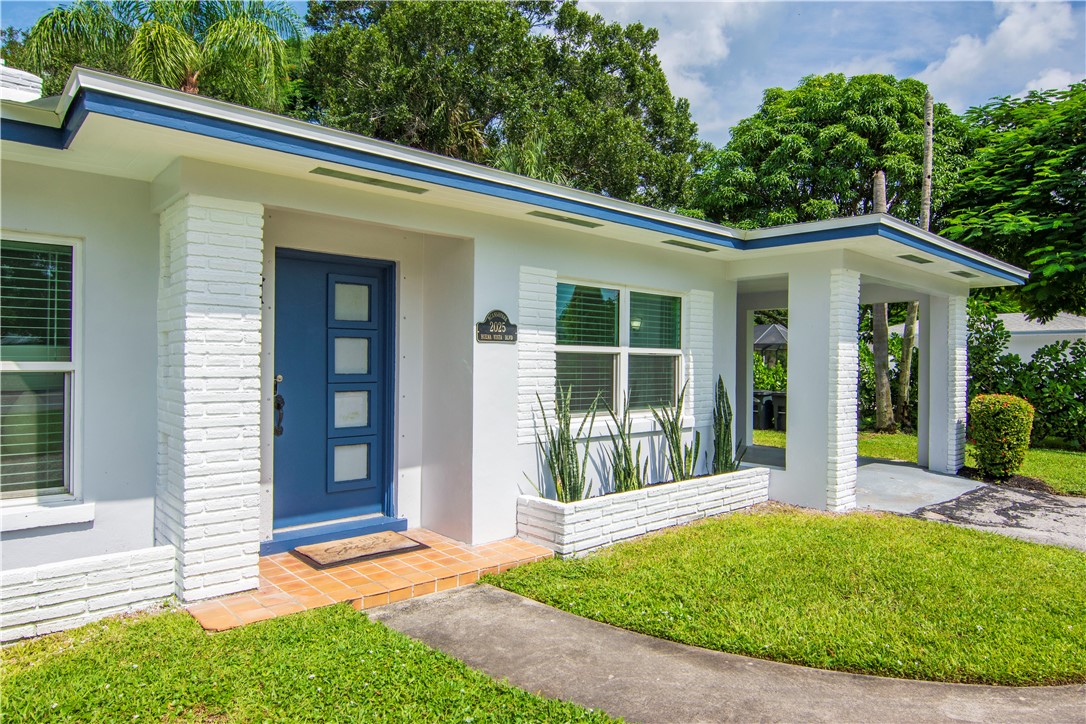 2025 Buena Vista Boulevard