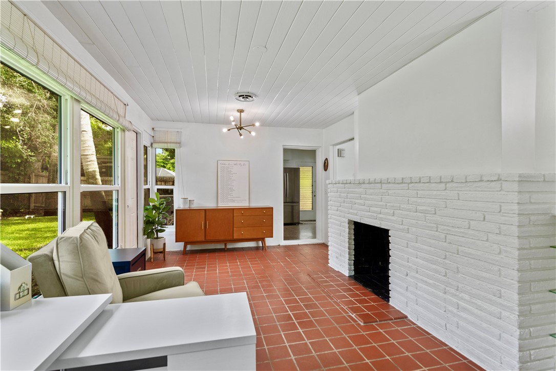 2025 Buena Vista Boulevard
