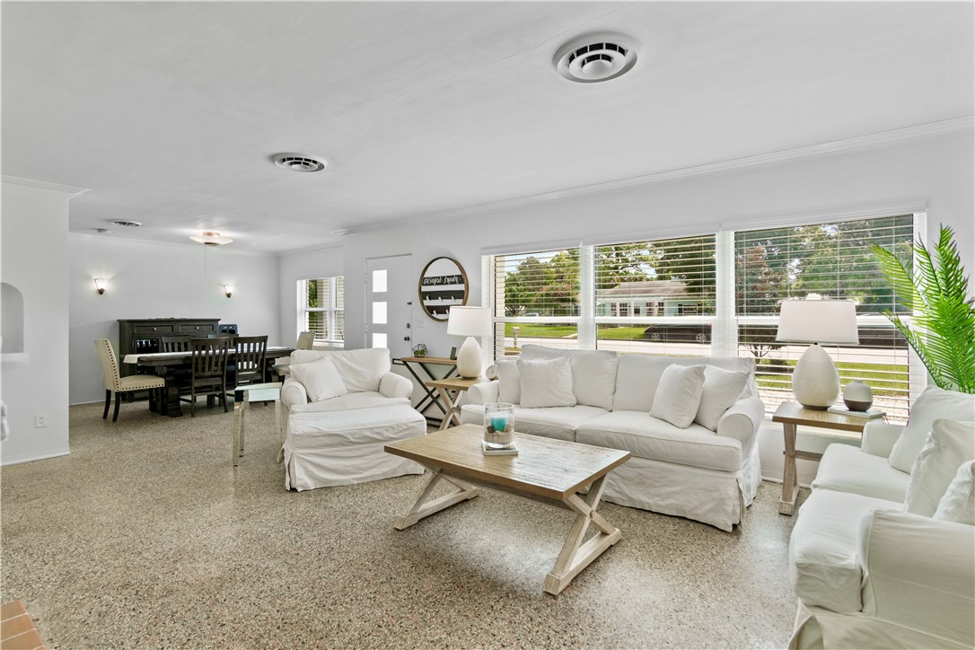 2025 Buena Vista Boulevard