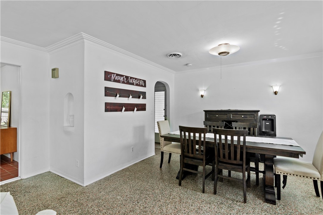 2025 Buena Vista Boulevard