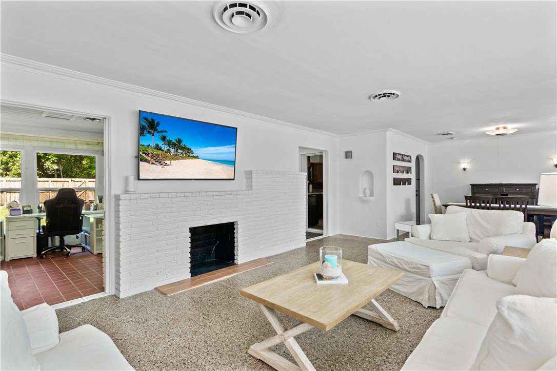 2025 Buena Vista Boulevard