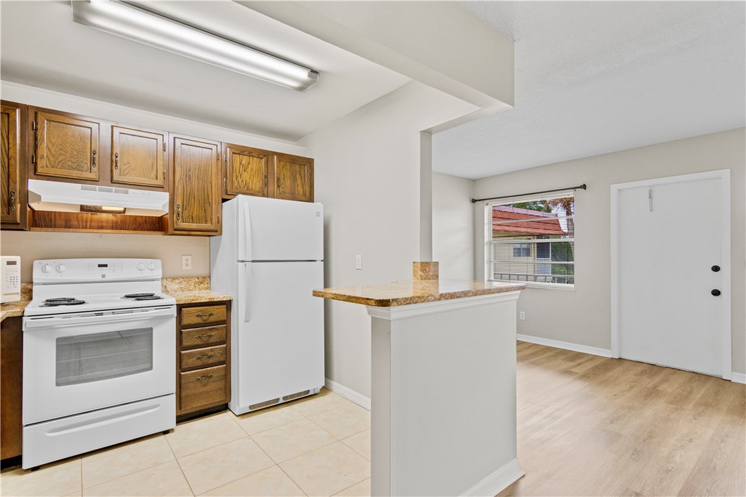 92 Spring Lake Drive 204