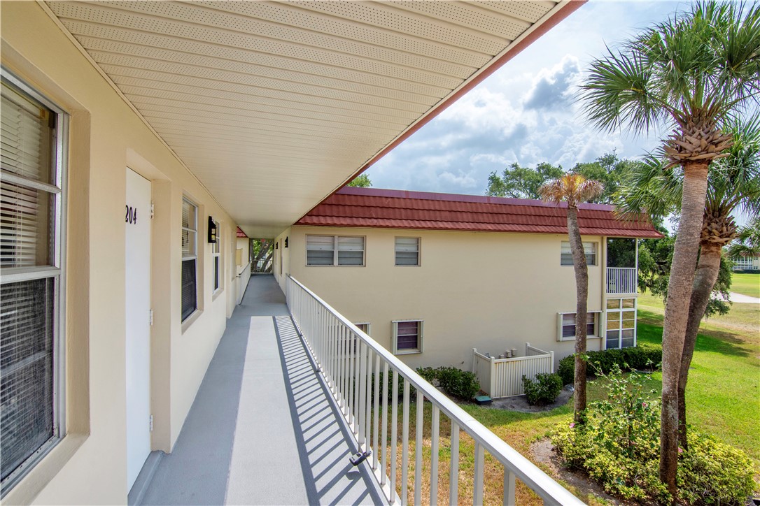 92 Spring Lake Drive 204